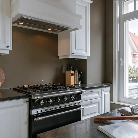 Huswell - Spacious Apartment Near The Beach In De Haan Exterior photo