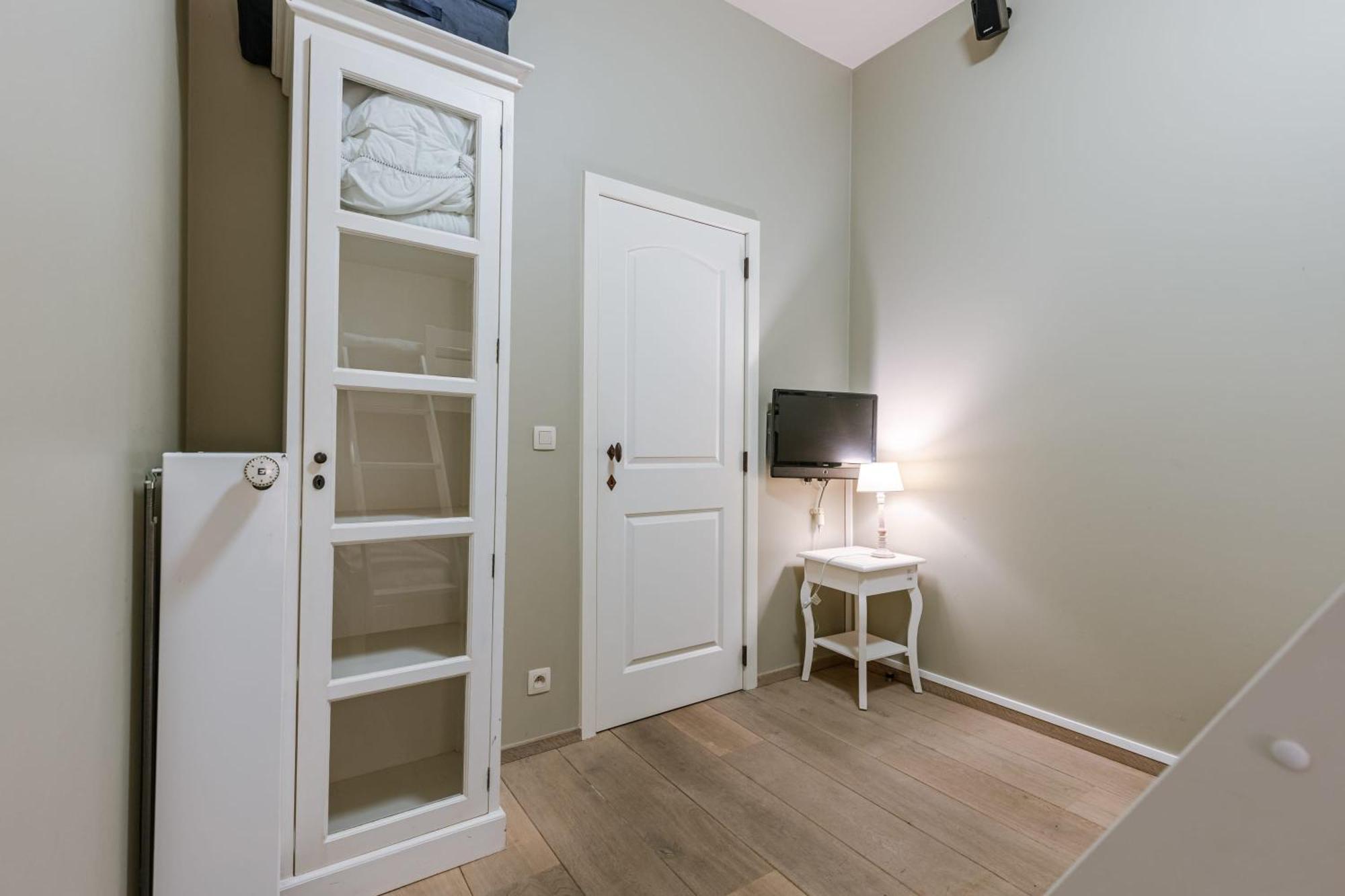Huswell - Spacious Near The In